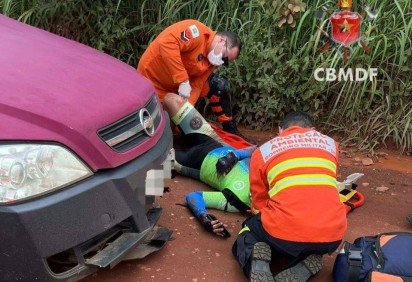 O ciclista foi atropelado pelo veículo -  (crédito: Corpo de Bombeiros do Distrito Federal/Divulgação) -O ciclista foi atropelado pelo veículo -  (crédito: Corpo de Bombeiros do Distrito Federal/Divulgação)