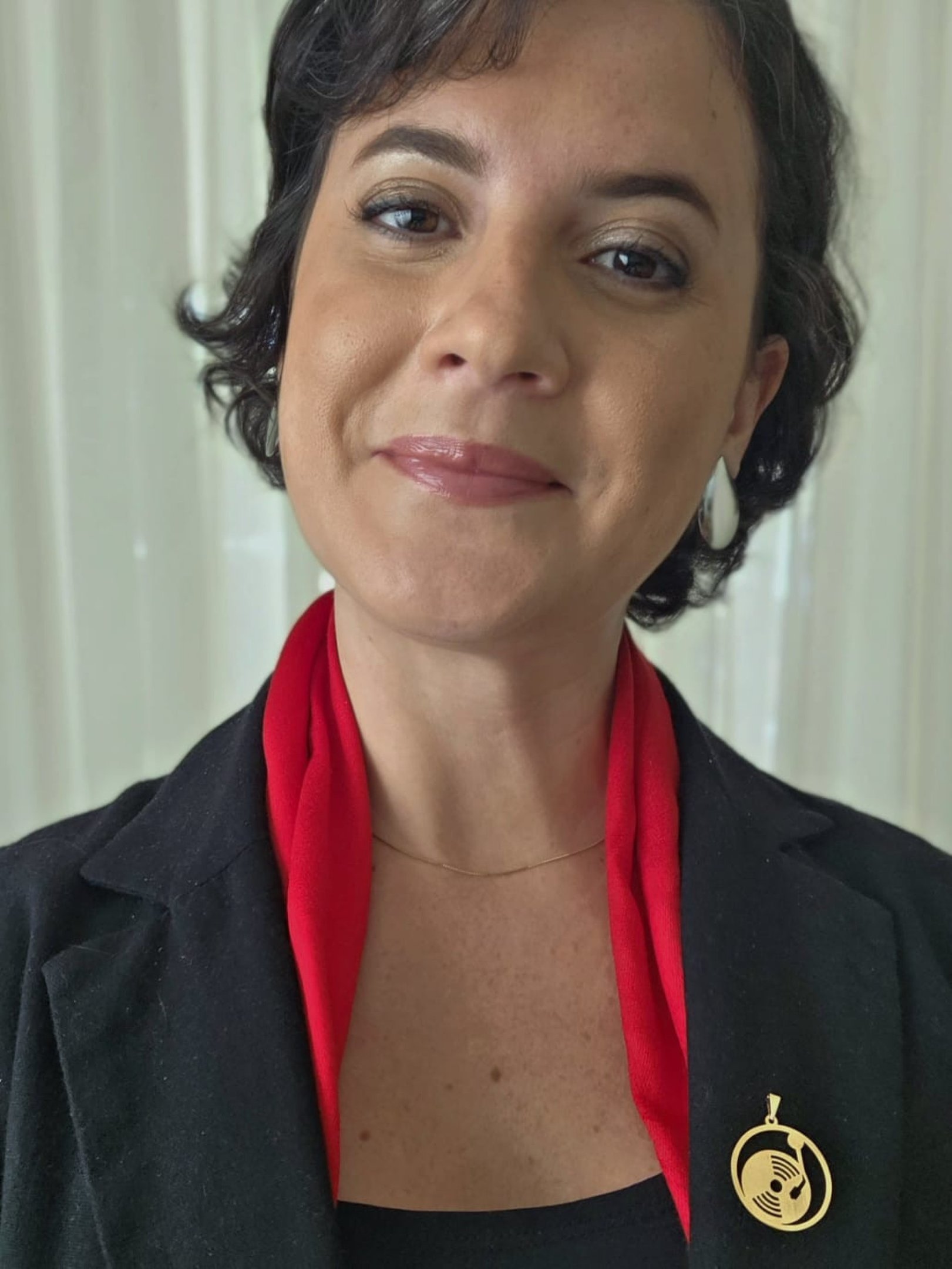 &Eacute; urgente a implementa&ccedil;&atilde;o de uma gest&atilde;o mais eficiente, transparente e descentralizada dos recursos p&uacute;blicos destinados &agrave; cultura, al&eacute;m de simplificar, qualificar e aumentar a agilidade nos repasses para mecanismos de fomento. &Eacute; preciso um compromisso concreto com uma pol&iacute;tica cultural e educacional que trata a cultura como direito, e n&atilde;o como eventualidade. Aline Dantas, 40 anos, artista visual e produtora cultural, moradora de Sobradinho  