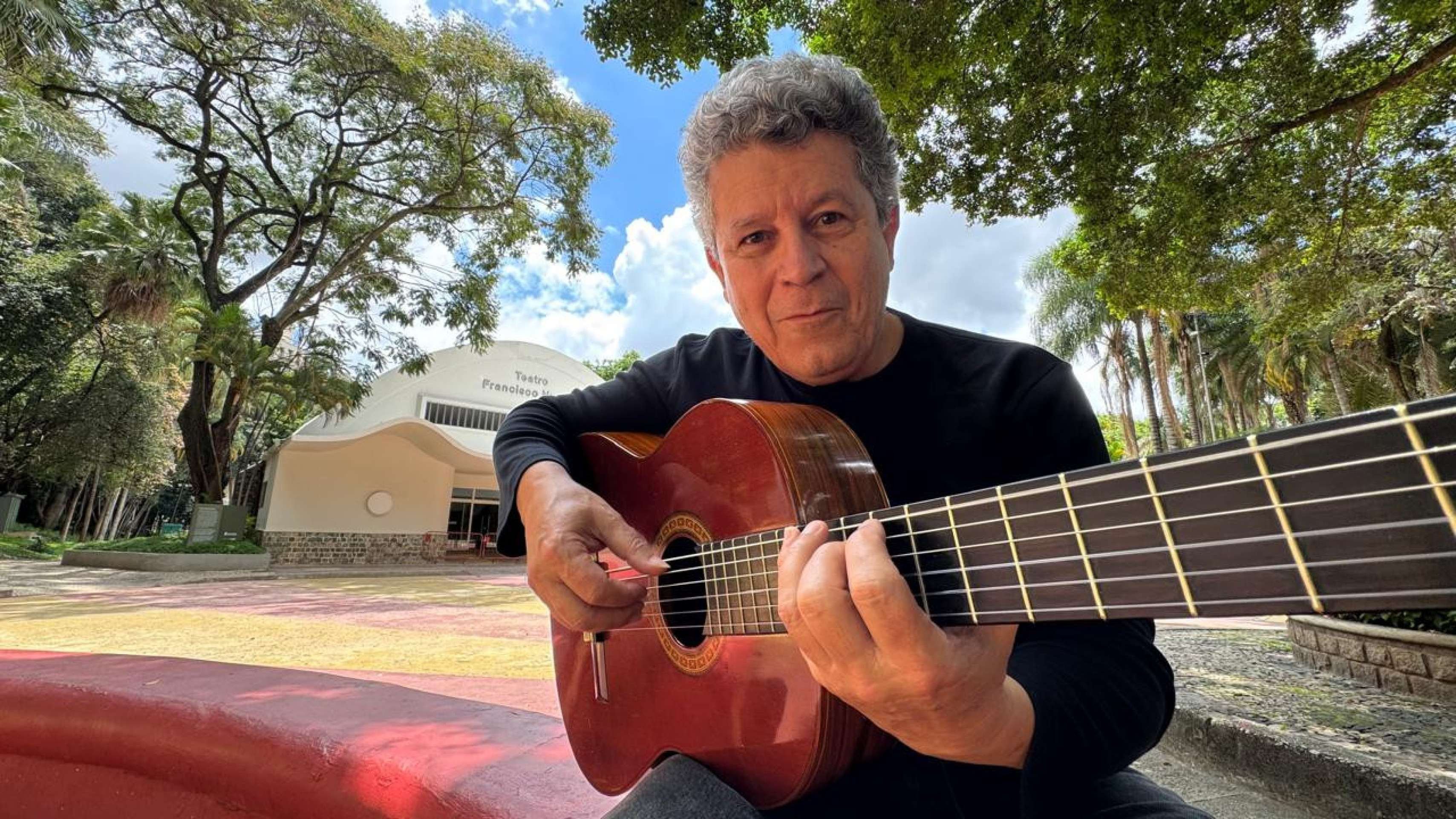 Celso Adolfo leva música mineira ao Clube do Choro neste sábado (4/4)