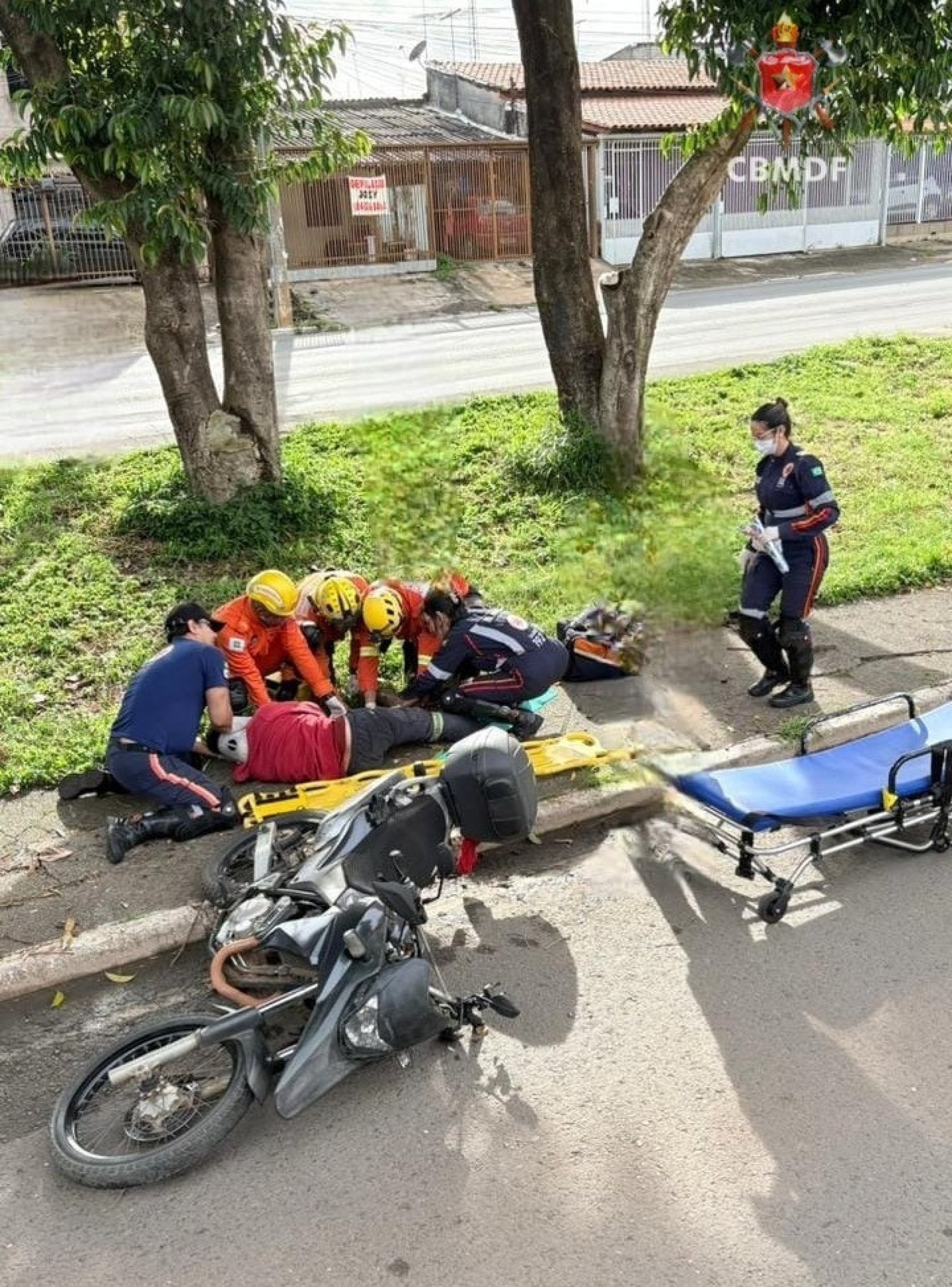 Motociclista foi imobilizado e transportado para um hospital de refer&ecirc;ncia
