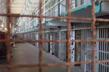 Corpo estava em parte na entrada da cela, parte no interior       -  (crédito:  Pixabay/Divulgação)