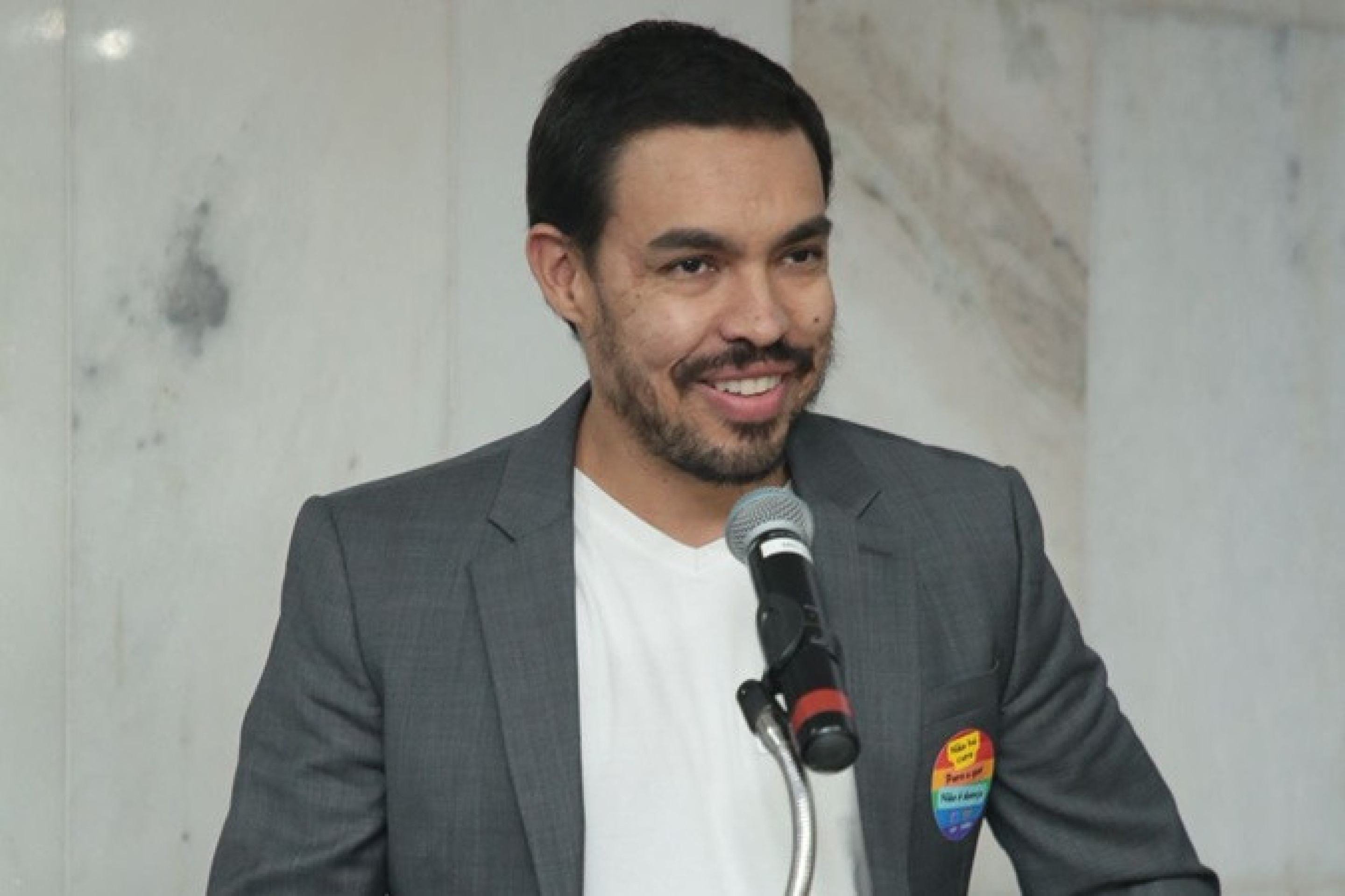 Vinicius de Oliveira Mota concorre com o projeto Educa&ccedil;&atilde;o que Acolhe e TRANSforma