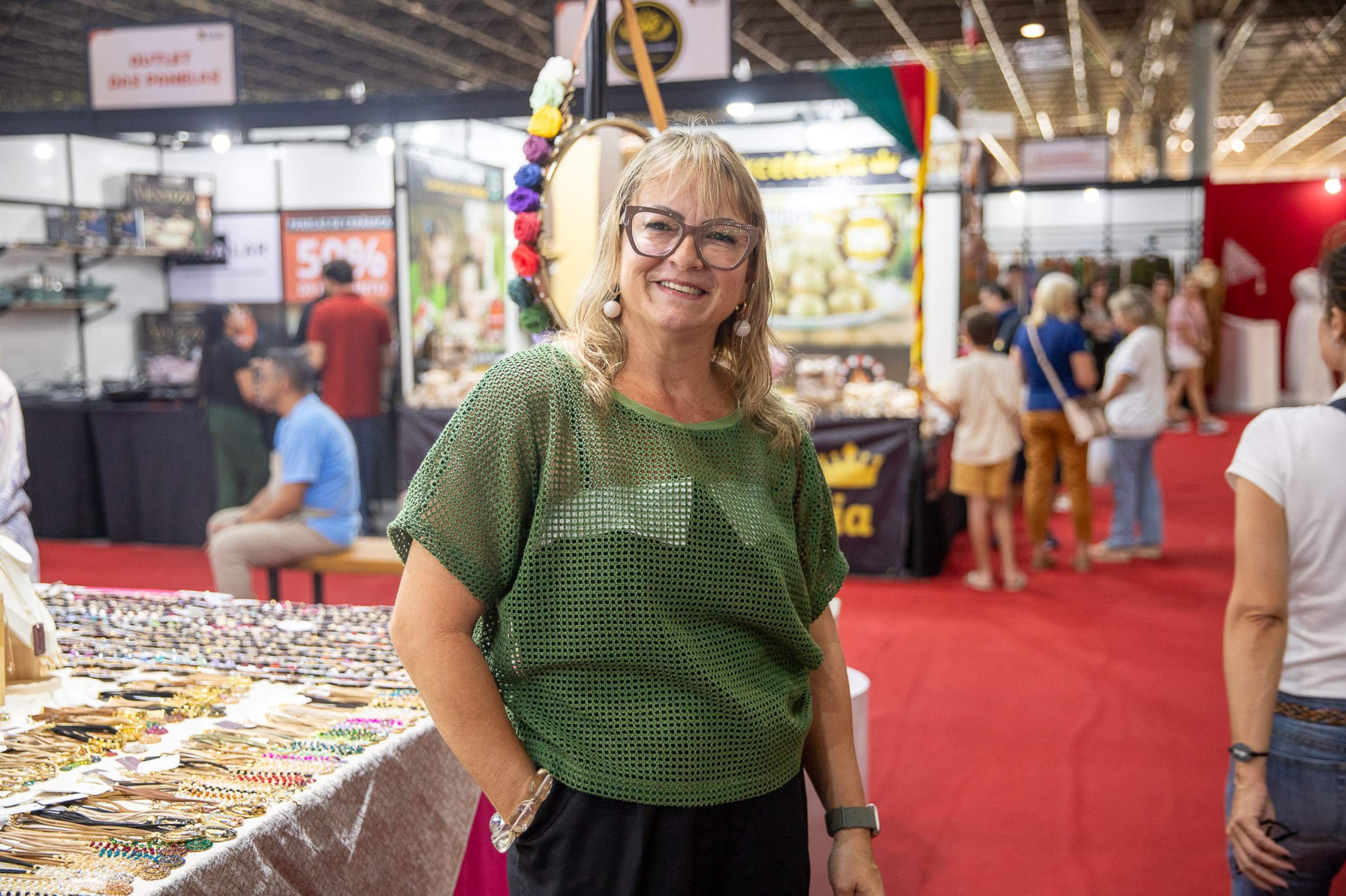 Marcia Lages sempre visita o evento      