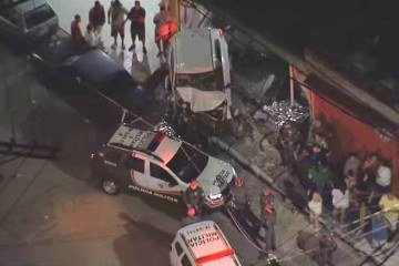 Condutor de 64 anos foi preso em flagrante após ser contido por moradores -  (crédito: Reprodução / TV Globo)