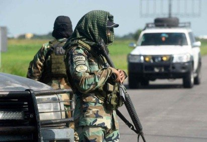 Sebastián Marset, líder do chamado Primeiro Cartel Uruguaio (PCU), dormia ao ser surpreendido pela polícia -  (crédito: Reuters)