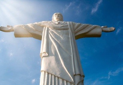 Do silêncio da cruz à luz da ressurreição. Entenda e viva a verdadeira travessia espiritual da Semana Santa. -  (crédito: Uai Turismo) -Do silêncio da cruz à luz da ressurreição. Entenda e viva a verdadeira travessia espiritual da Semana Santa. -  (crédito: Uai Turismo)