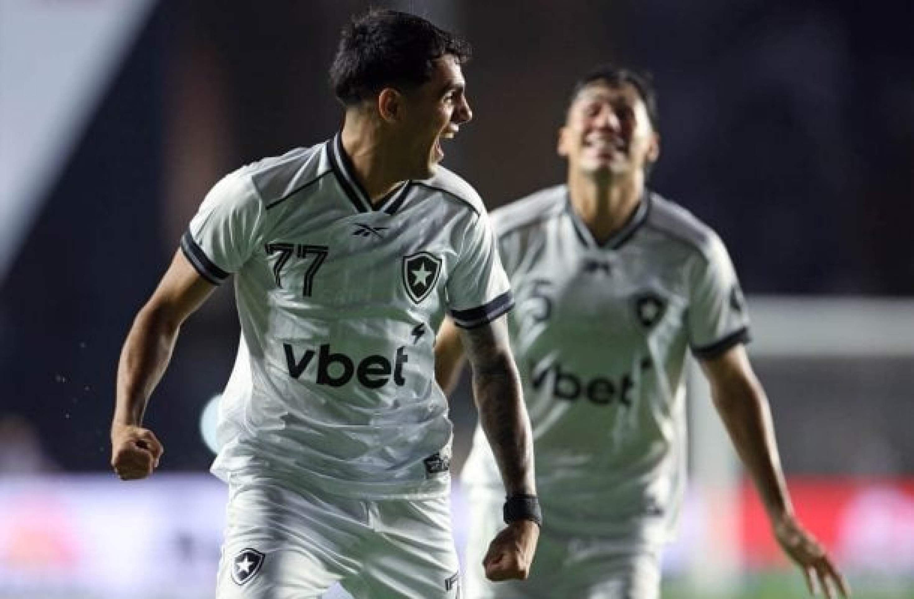 Villalba solta o grito da garganta ao marcar o primeiro com a camisa do Botafogo -  (crédito: Vitor Silva/Botafogo )