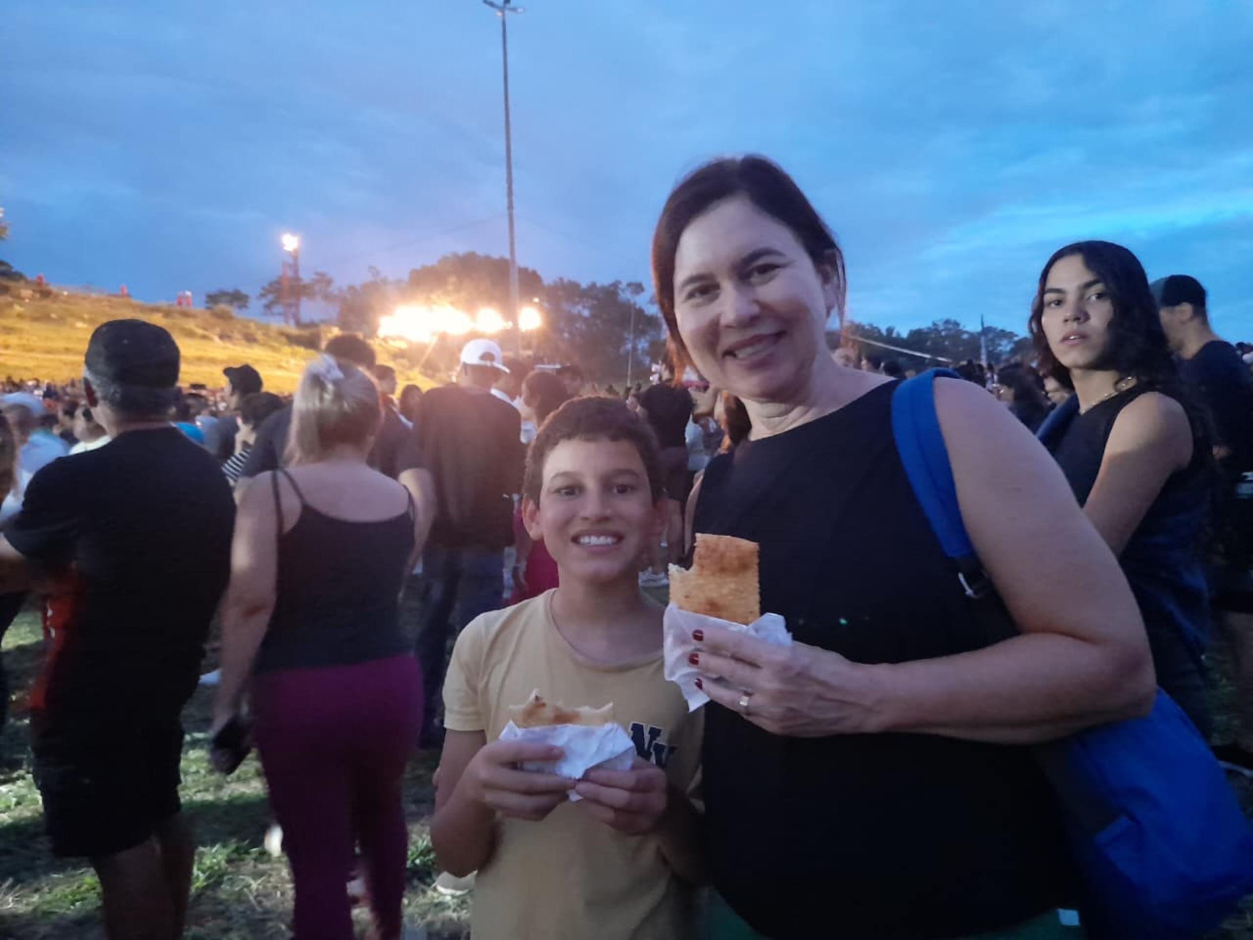 Vanusa Marinho e o filho Louren&ccedil;o