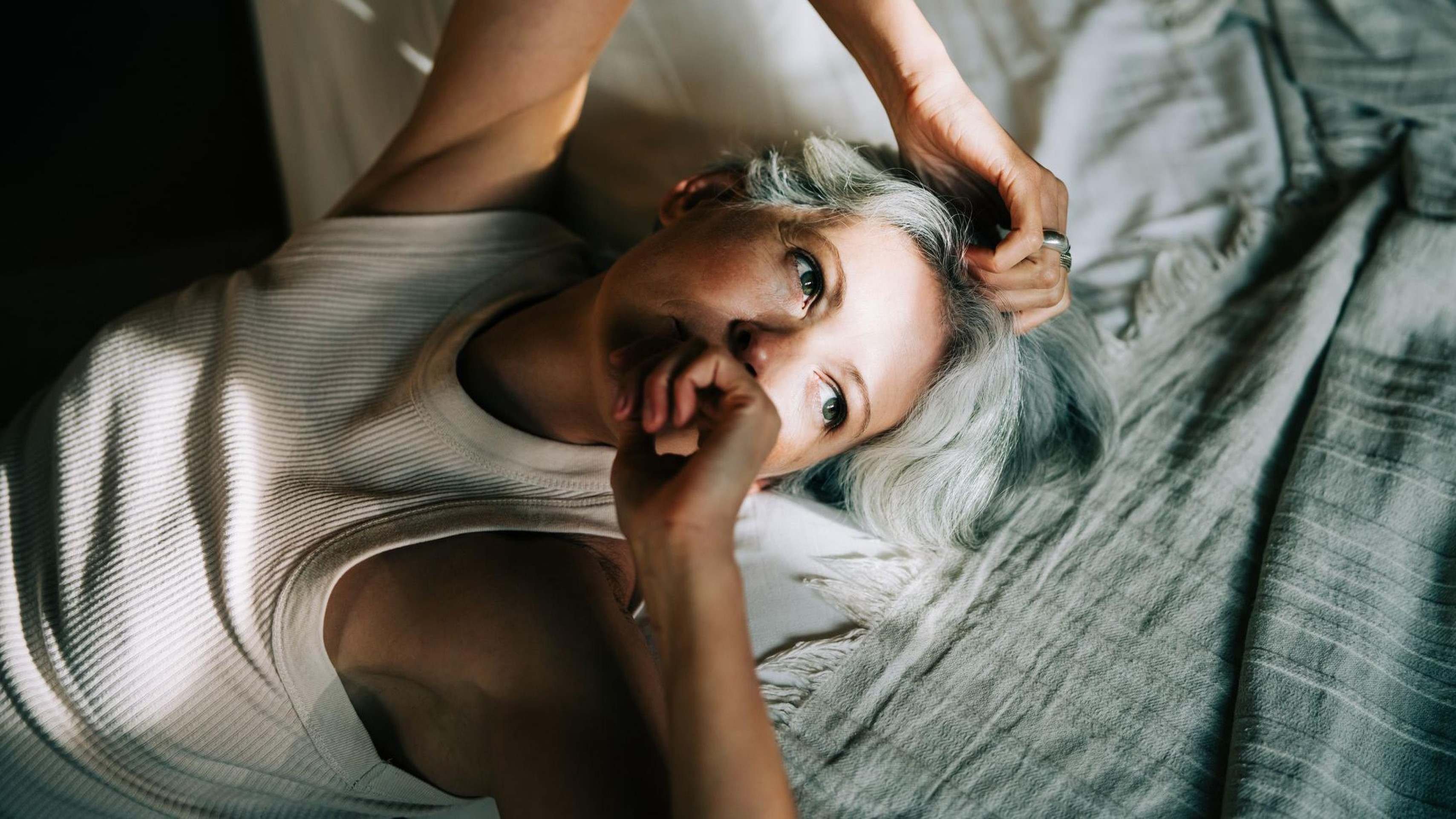 O embaralhamento cognitivo imita um processo mental que ocorre naturalmente nos limites entre o sono e a vigília - (crédito: Getty Images) O embaralhamento cognitivo imita um processo mental que ocorre naturalmente nos limites entre o sono e a vigília - (crédito: Getty Images)