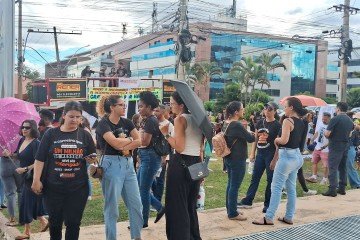 Servidores votaram a favor da proposta do GDF e suspenderam a greve nesta segunda-feira (6/4) -  (crédito: Luiz Francisco/CB/DA Press)