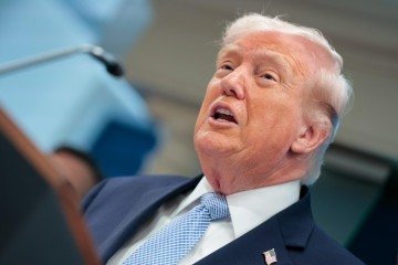 Trump: 'O que não atingimos foram um pequeno número do que eles chamam de 'embarcações de ataque rápido', porque não as consideramos uma grande ameaça' -  (crédito: SAUL LOEB / AFP)