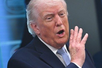  US President Donald Trump speaks about the conflict in Iran in the James S. Brady Press Briefing Room of the White House on April 6, 2026, in Washington, DC. (Photo by SAUL LOEB / AFP)
       -  (crédito:  AFP)