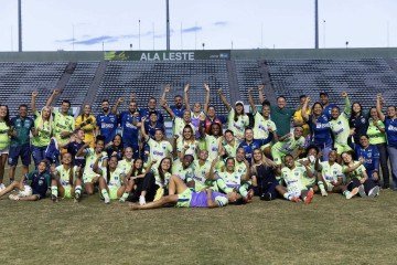 Minas Brasília comemora o triunfo no Bezerrão contra o 3B da Amazônia: campanha firme rumo à primeira divisão - (crédito: Patricy Albuquerque ) Minas Brasília comemora o triunfo no Bezerrão contra o 3B da Amazônia: campanha firme rumo à primeira divisão - (crédito: Patricy Albuquerque )