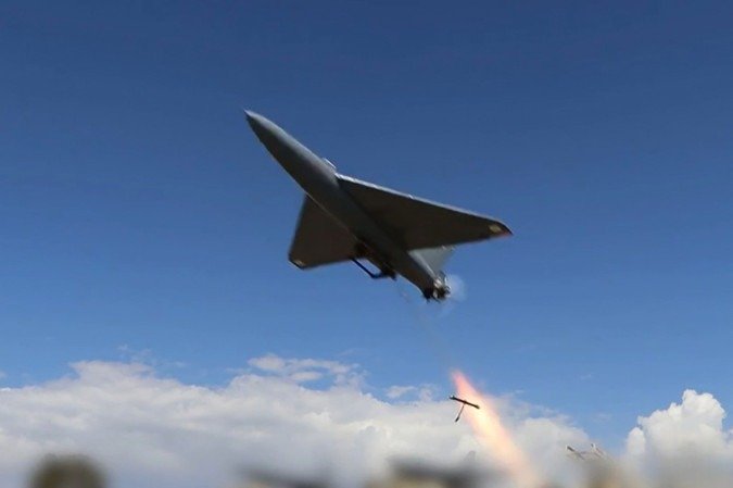 Imagem de v&iacute;deo exibe drone lan&ccedil;ado contra alvos americanos na base de Al-Kharj, na Ar&aacute;bia Saudita