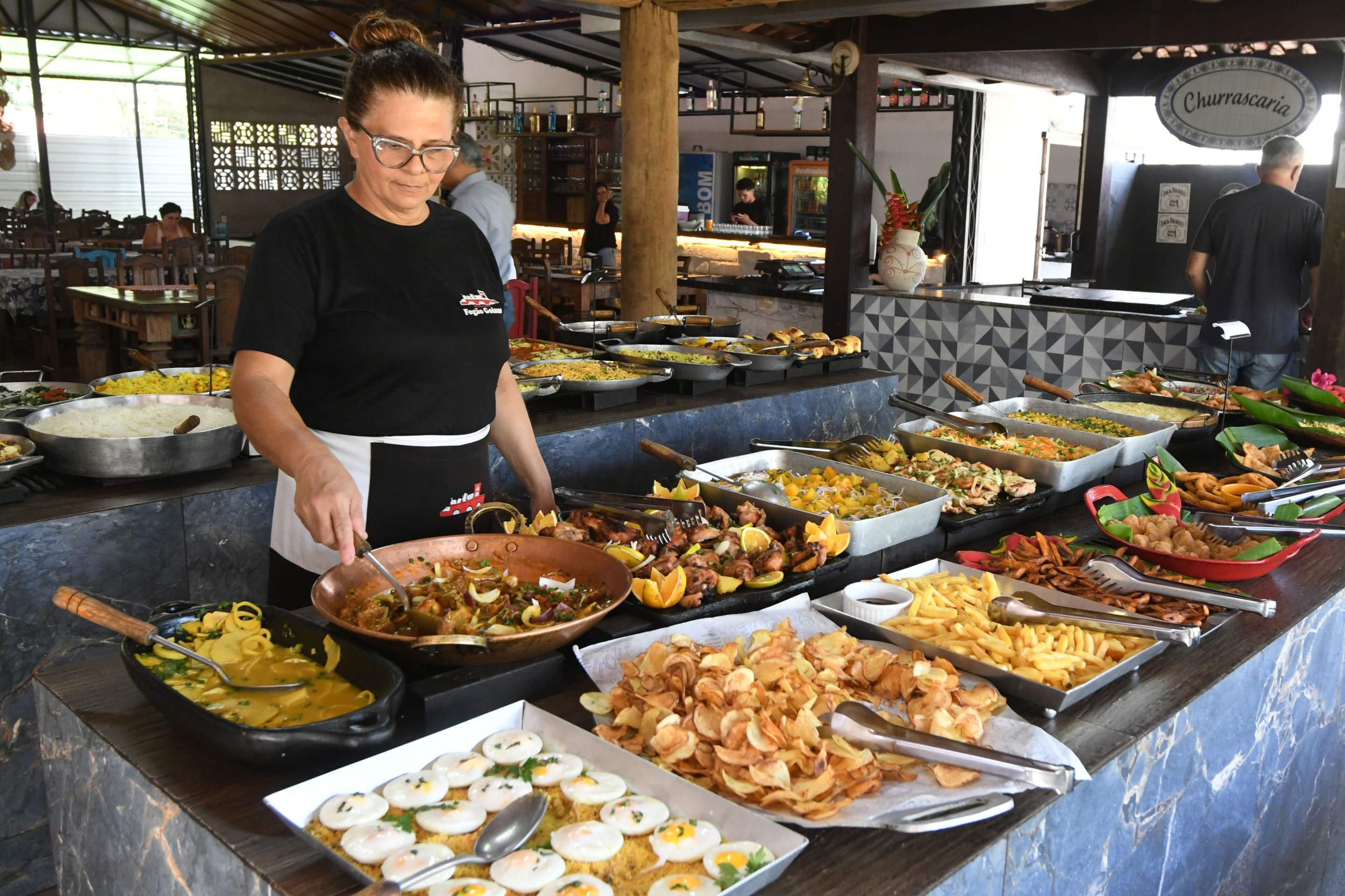 Culinária de memória e afeto; confira um roteiro de comida mineira e goiana