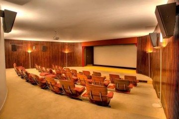 O Cine Alvorada é um espaço na residência oficial com tela de cinema e 30 lugares - (crédito: Palácio do Alvorada) O Cine Alvorada é um espaço na residência oficial com tela de cinema e 30 lugares - (crédito: Palácio do Alvorada)