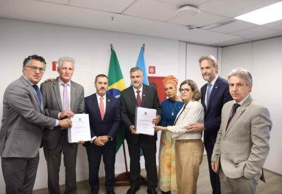  Maioria entrega relat&oacute;rio paralelo da CPMI do INSS ao diretor-geral da PF, Andrei Rodrigues, com pedido de indiciamento de 130 pessoas -  (crédito:  Thiago Coelho) - Maioria entrega relat&oacute;rio paralelo da CPMI do INSS ao diretor-geral da PF, Andrei Rodrigues, com pedido de indiciamento de 130 pessoas -  (crédito:  Thiago Coelho)