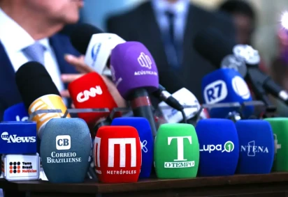 Em 2025, foram registrados 66 casos de violência não letal contra jornalistas e veículos de comunicação no país -  (crédito: Lula Marques/Agência Brasil) -Em 2025, foram registrados 66 casos de violência não letal contra jornalistas e veículos de comunicação no país -  (crédito: Lula Marques/Agência Brasil)