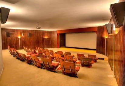 O Cine Alvorada é um espaço na residência oficial com tela de cinema e 30 lugares -  (crédito: Palácio do Alvorada) -O Cine Alvorada é um espaço na residência oficial com tela de cinema e 30 lugares -  (crédito: Palácio do Alvorada)