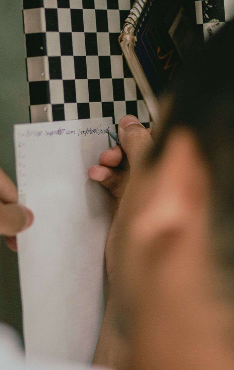 'Rima em todo canto' é fruto de oficinas de rimas e escrita criativa - (crédito: OLHOXLENTE) 'Rima em todo canto' é fruto de oficinas de rimas e escrita criativa - (crédito: OLHOXLENTE)