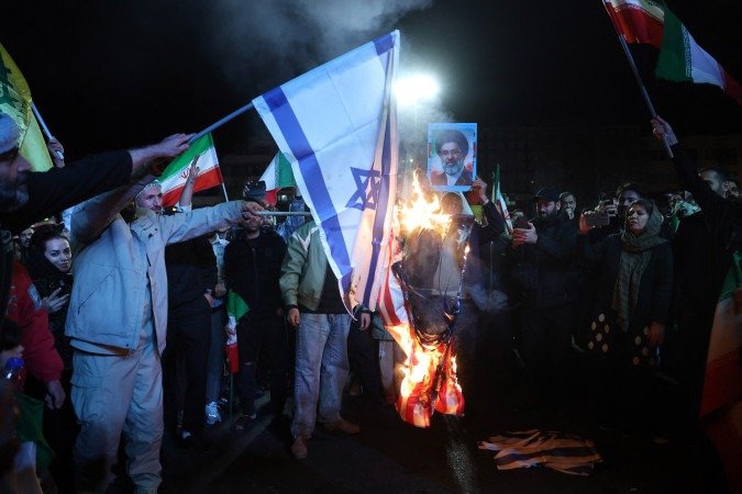 Estreito de Ormuz será reaberto durante duas semanas e as ações defensivas do Irã serão interrompidas - (crédito: AFP) Estreito de Ormuz será reaberto durante duas semanas e as ações defensivas do Irã serão interrompidas - (crédito: AFP)