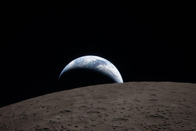 Nova fotografia mostra o planeta no horizonte lunar, prestes a se ocultar, invertendo a perspectiva clássica que marcou o início da exploração espacial - (crédito: Fotos: NASA) Nova fotografia mostra o planeta no horizonte lunar, prestes a se ocultar, invertendo a perspectiva clássica que marcou o início da exploração espacial - (crédito: Fotos: NASA)