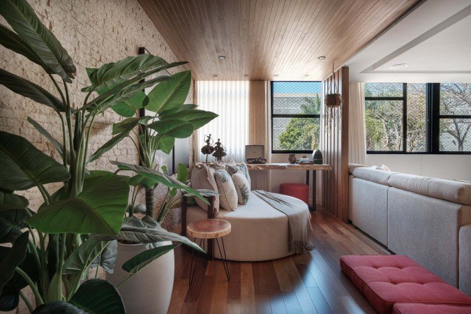 Espaços com materiais naturais são conhecidos por transmitirem as ideias do design sensorial