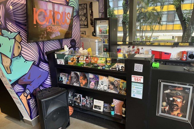 Loja conta com revistas e quadrinhos sobre a cultura hip-hop