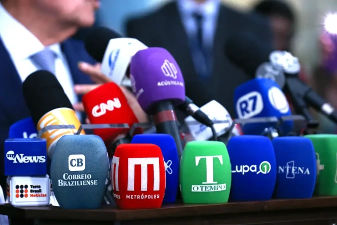 Em 2025, foram registrados 66 casos de violência não letal contra jornalistas e veículos de comunicação no país - (crédito: Lula Marques/Agência Brasil) Em 2025, foram registrados 66 casos de violência não letal contra jornalistas e veículos de comunicação no país - (crédito: Lula Marques/Agência Brasil)