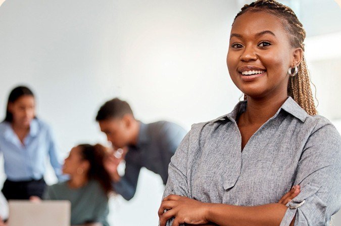 Cursos on-line gratuitos profissionalizantes voltados a pessoas negras -  (crédito: Reprodução/Mover)