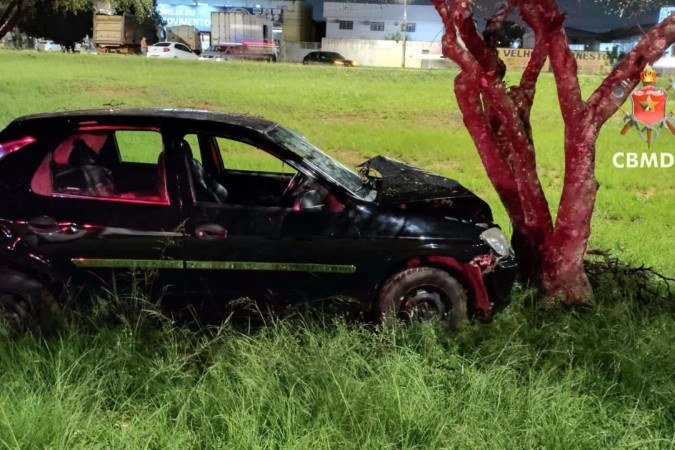Caso ocorreu na noite desta terça, em Taguatinga - (crédito: CBMDF/Divulgação) Caso ocorreu na noite desta terça, em Taguatinga - (crédito: CBMDF/Divulgação)
