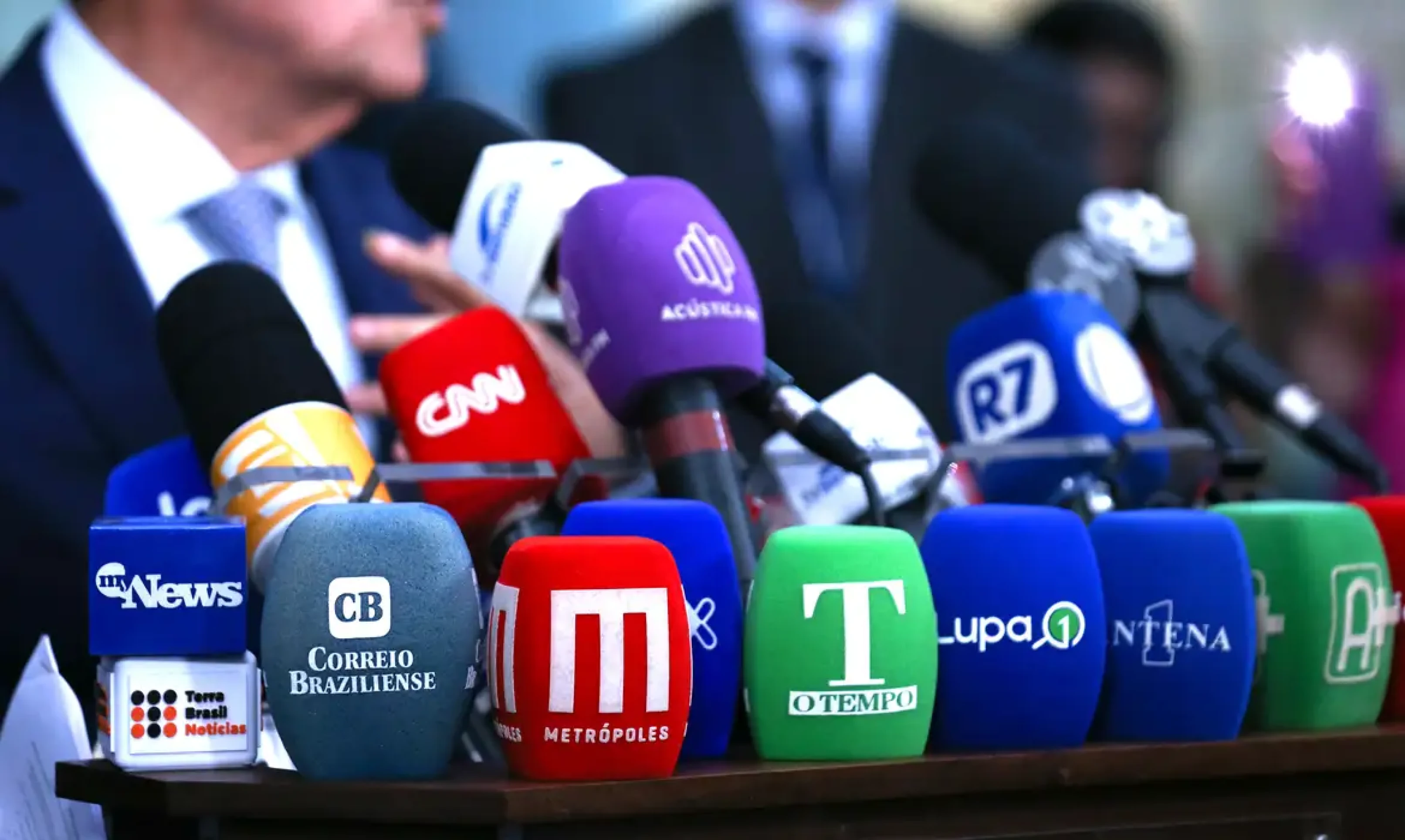 Ataques à imprensa crescem em ano eleitoral com uso de IA