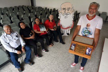 Equipe do Cepafre, em Ceil&acirc;ndia. O presidente, Pedro Lacerda, &agrave; frente, e Goete de Borgonha, Maria do Socorro de Jesus Lima, Maria Madalena Torres e Jacira Chaves Ribeiro ao fundo -  (crédito:  Marcelo Ferreira/CB/D.A Press)