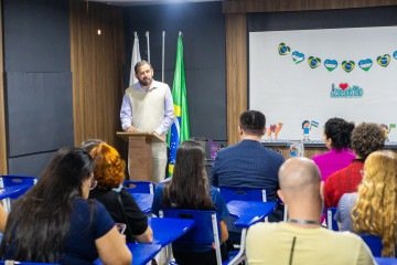 Visita da Delegação Educacional do Uzbequistão ao CED 08 do Gama - (crédito: Andre Amendoeira / SEEDF) Visita da Delegação Educacional do Uzbequistão ao CED 08 do Gama - (crédito: Andre Amendoeira / SEEDF)