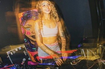 Com dois dias de programação, o evento conta com palestras, música e desfile de moda
- (crédito: Divulgação) Com dois dias de programação, o evento conta com palestras, música e desfile de moda
- (crédito: Divulgação)