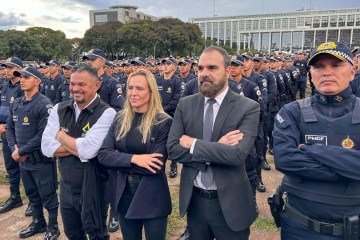 PMDF lançou, nesta quarta-feira (8/4), a Operação Brasília Mais Segura para reforçar o policiamento ostensivo a pé na área central da capital. -  (crédito: Paulo Gontijo/CB/DA Press)