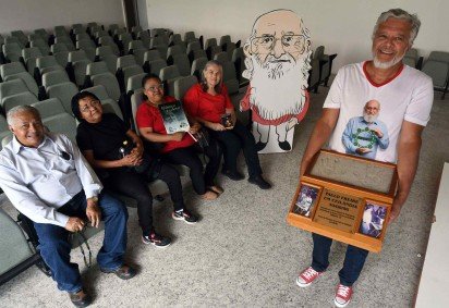 Equipe do Cepafre, em Ceil&acirc;ndia. O presidente, Pedro Lacerda, &agrave; frente, e Goete de Borgonha, Maria do Socorro de Jesus Lima, Maria Madalena Torres e Jacira Chaves Ribeiro ao fundo -  (crédito:  Marcelo Ferreira/CB/D.A Press)