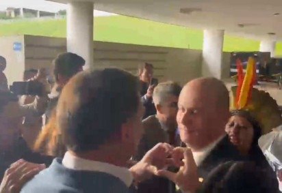 Vídeo: candidata indígena grita 