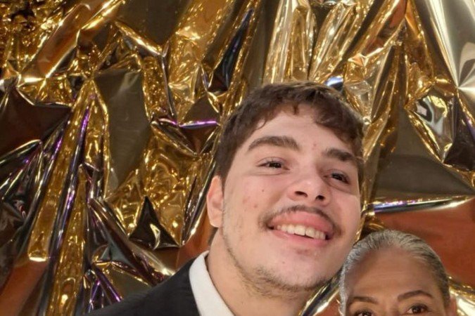 Maria C&eacute;lia organiza toda a rotina para que consiga se dedicar aos cuidados com o filho, Rafael Costa, praticamente em tempo integral