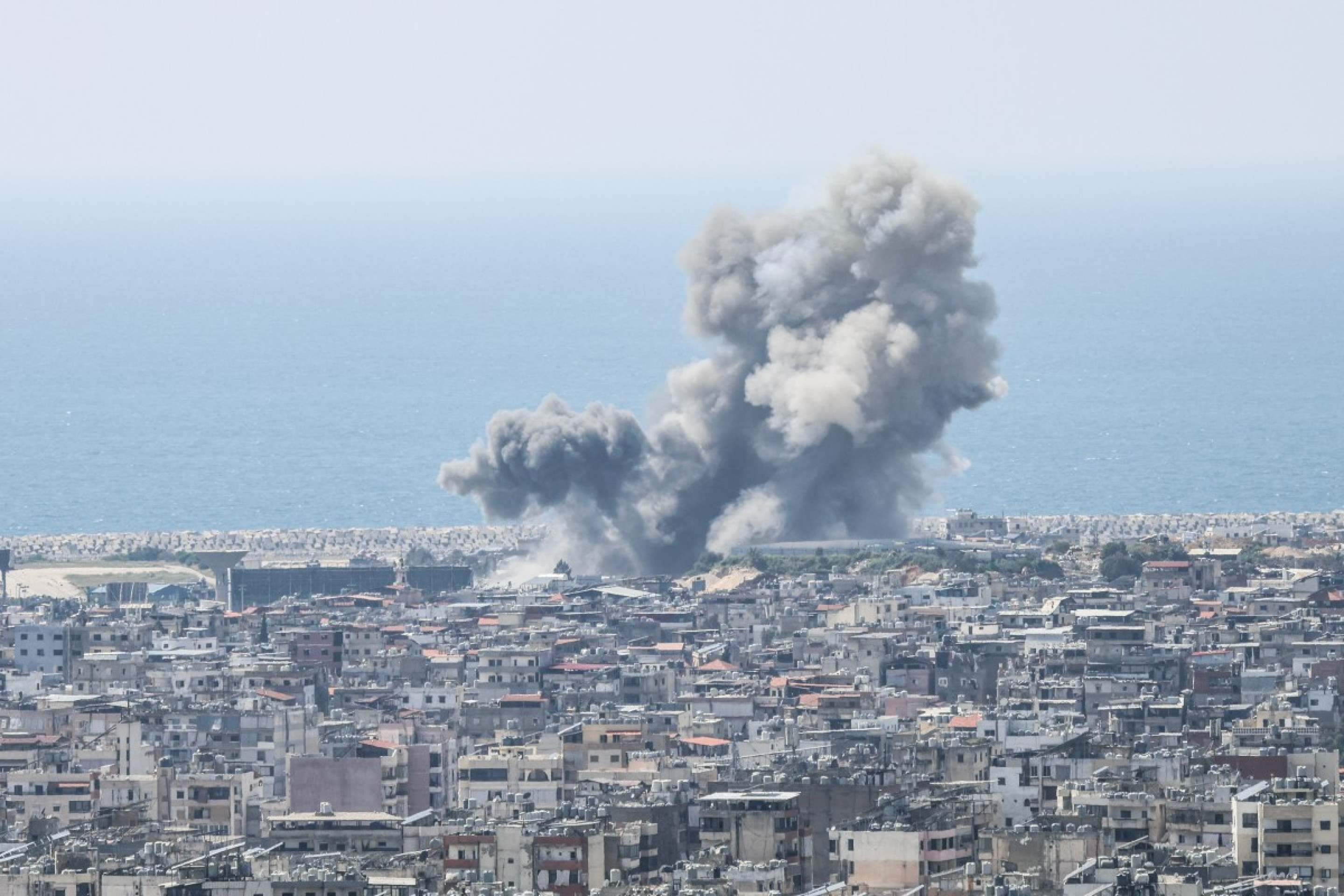 Israel lan&ccedil;ou uma s&eacute;rie de ataques contra Beirute em 8 de abril, atingindo v&aacute;rias partes da capital, bem como seus sub&uacute;rbios ao sul, informou a m&iacute;dia estatal libanesa.