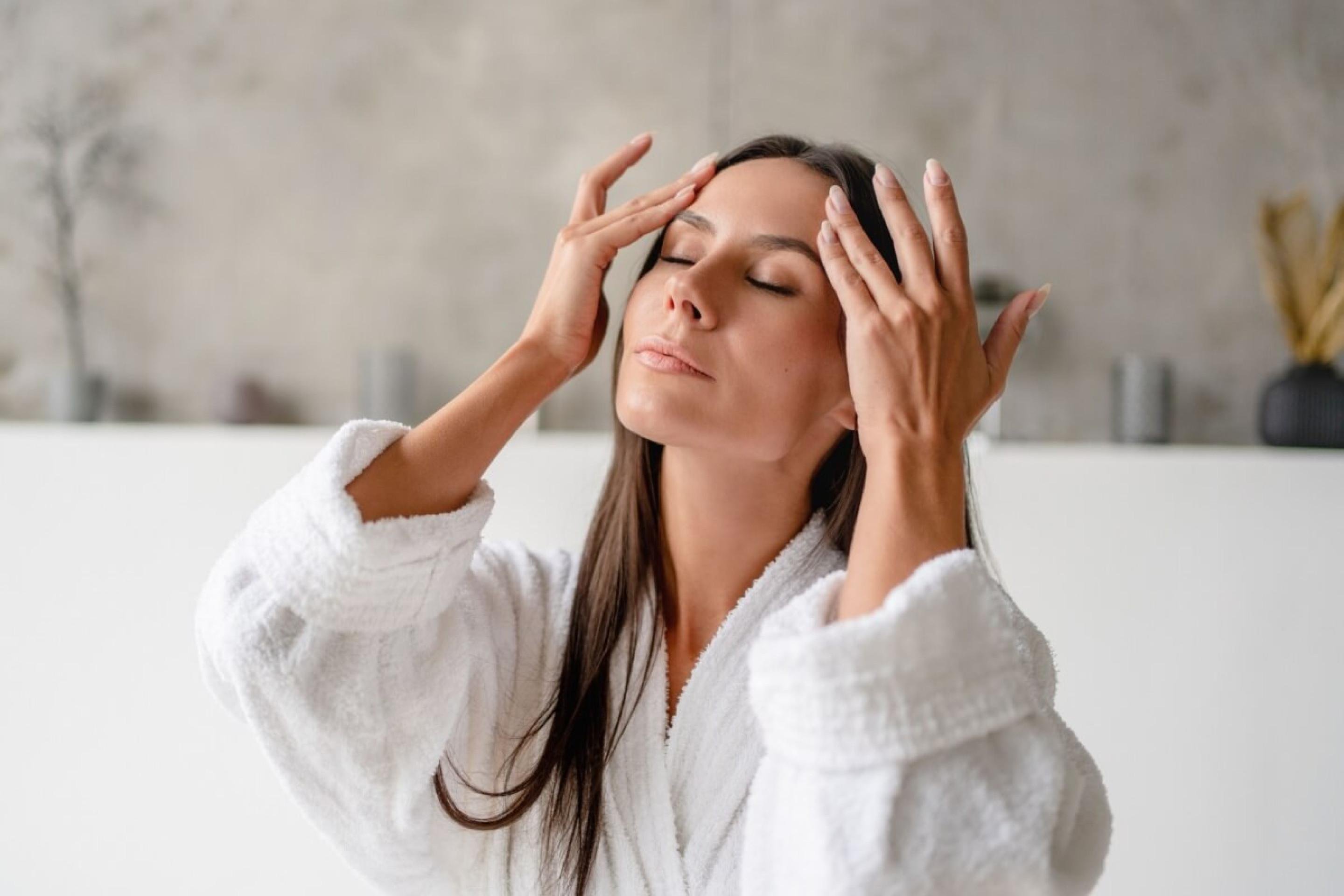 A perda de peso pode impactar o volume facial e influenciar a aparência (Imagem: Inside Creative House | Shutterstock) - (crédito: EdiCase) A perda de peso pode impactar o volume facial e influenciar a aparência (Imagem: Inside Creative House | Shutterstock) - (crédito: EdiCase)