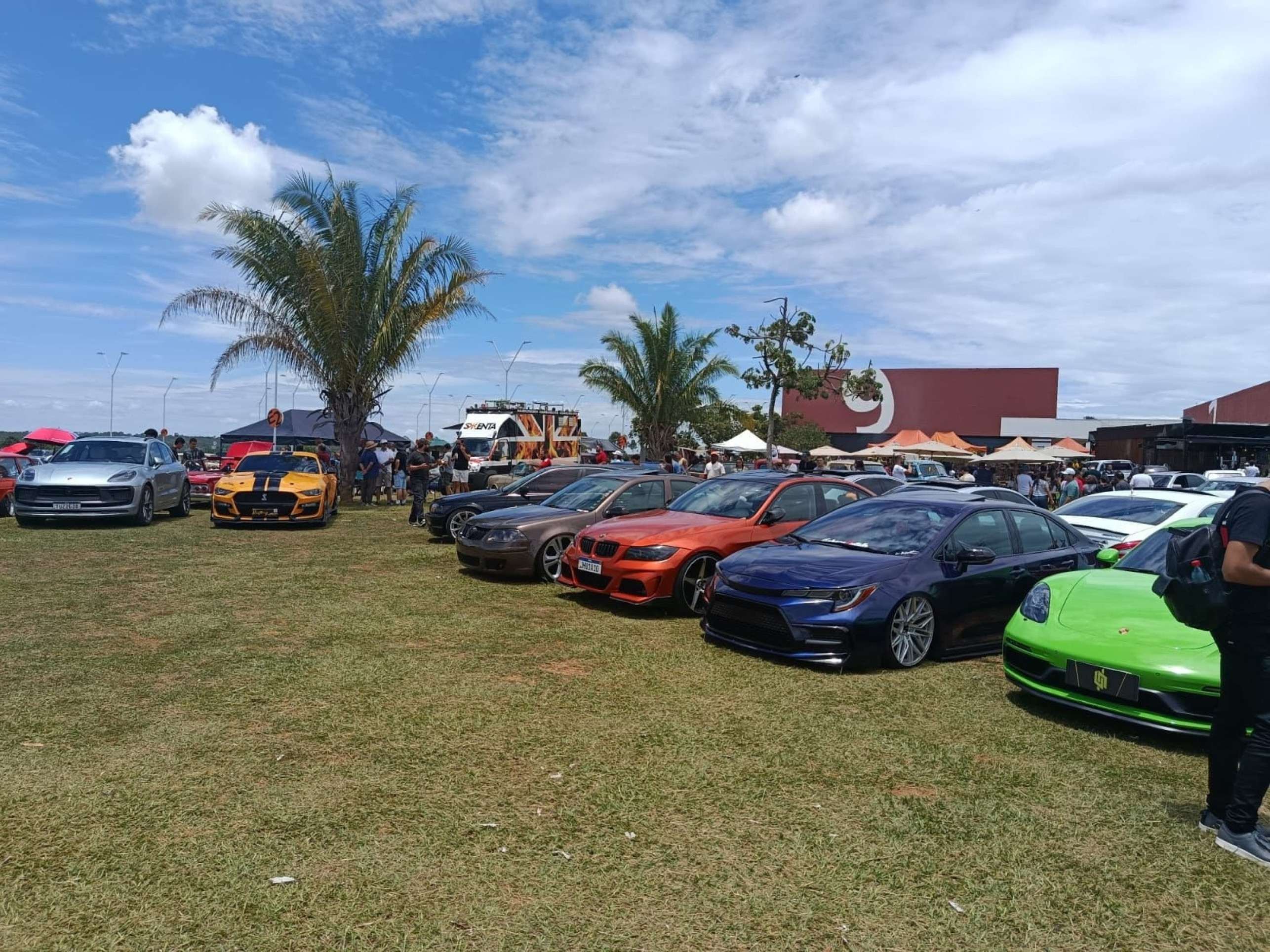 O Encontro de Carros Cl&aacute;ssicos e Modernos reunir&aacute; mais de 300 modelos de carros, entre antigos e contempor&acirc;neos