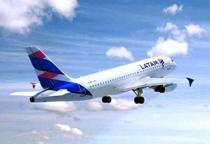 De avião, a viagem do Rio de Janeiro a Lima leva, em média, 5 a 6 horas em voo direto. -  (crédito:  Divulgação)