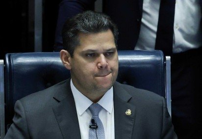 Alcolumbre indicou que deve convocar uma reunião de líderes para tratar de representações pendentes, incluindo a iniciativa do Novo -  (crédito: Lula Marques/Agência Brasil) -Alcolumbre indicou que deve convocar uma reunião de líderes para tratar de representações pendentes, incluindo a iniciativa do Novo -  (crédito: Lula Marques/Agência Brasil)