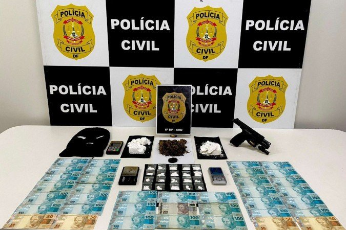 Apreens&atilde;o chega &agrave; R$ 100mil. Quatro pessoas foram presas