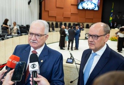 Fachin (com o desembargador Ricardo Couto de Castro, presidente do TJ-RJ e governador interino do Rio de Janeiro). Diplomacia para debelar mal-estar  -  (crédito: Brunno Dantas/TJ-RJ) -Fachin (com o desembargador Ricardo Couto de Castro, presidente do TJ-RJ e governador interino do Rio de Janeiro). Diplomacia para debelar mal-estar  -  (crédito: Brunno Dantas/TJ-RJ)