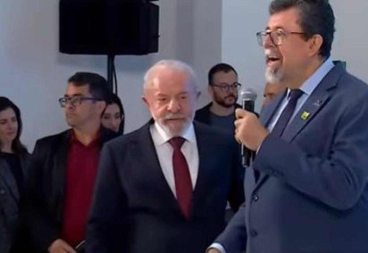 Lula e reitor da UFABC, Dácio Matheus -  (crédito: Reprodução/YouTube) -Lula e reitor da UFABC, Dácio Matheus -  (crédito: Reprodução/YouTube)