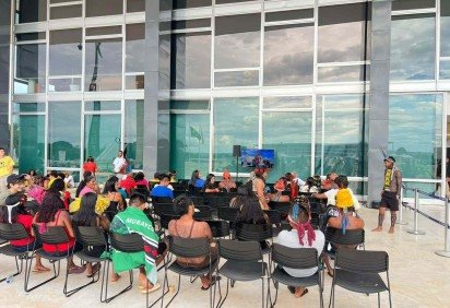 Indígenas ocuparam em abril área externa do STF para acompanhar o julgamento da ferrovia batizada de Ferrogrão -  (crédito: Vanilson Oliveira/CB/D.A Press) -Indígenas ocuparam em abril área externa do STF para acompanhar o julgamento da ferrovia batizada de Ferrogrão -  (crédito: Vanilson Oliveira/CB/D.A Press)