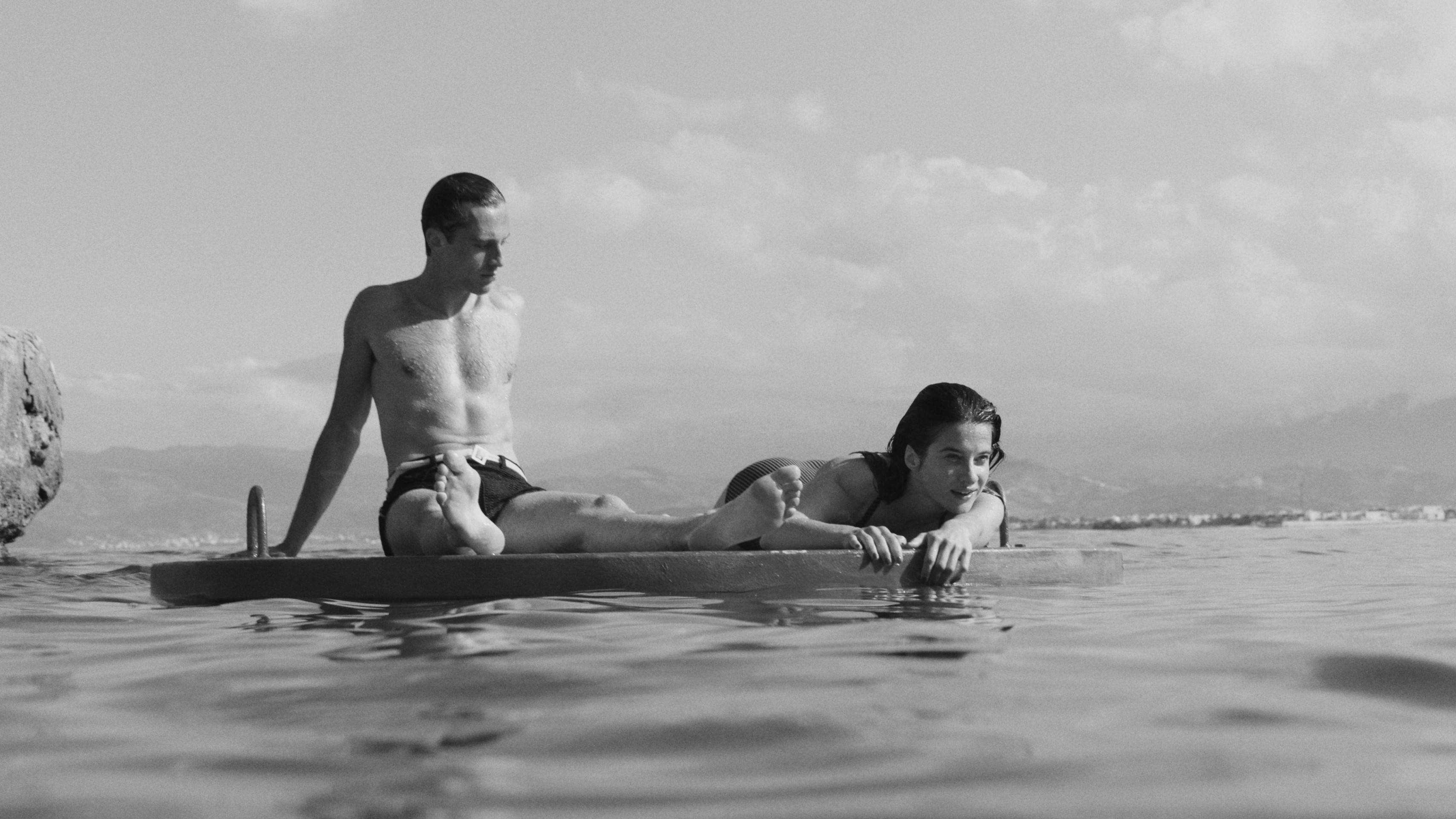 Sem muita coragem para a vida, protagonista do longa 'O estrangeiro' impacta