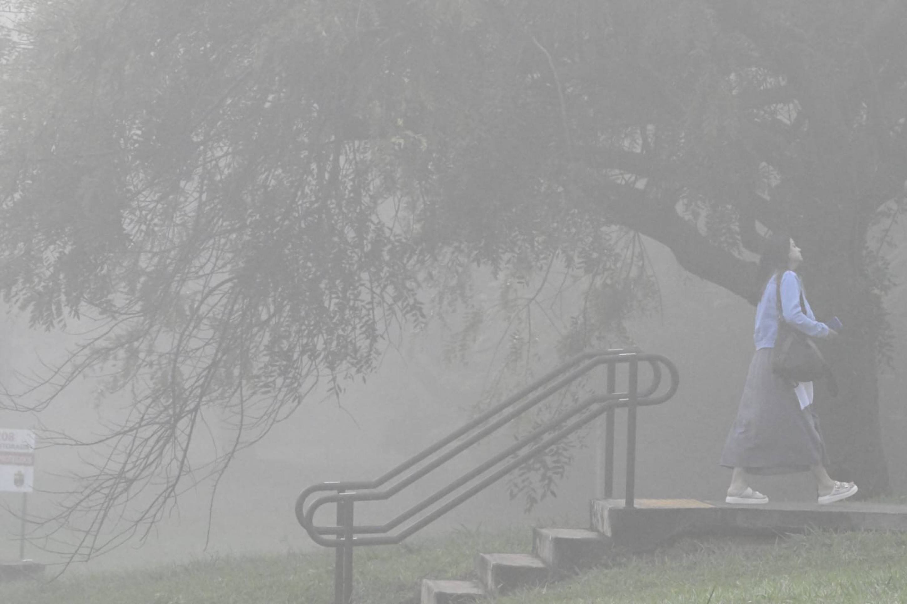 Bom dia, Bras&iacute;lia! Quem levantou cedo atravessou a cidade embaixo de um nevoeiro nesta sexta-feira